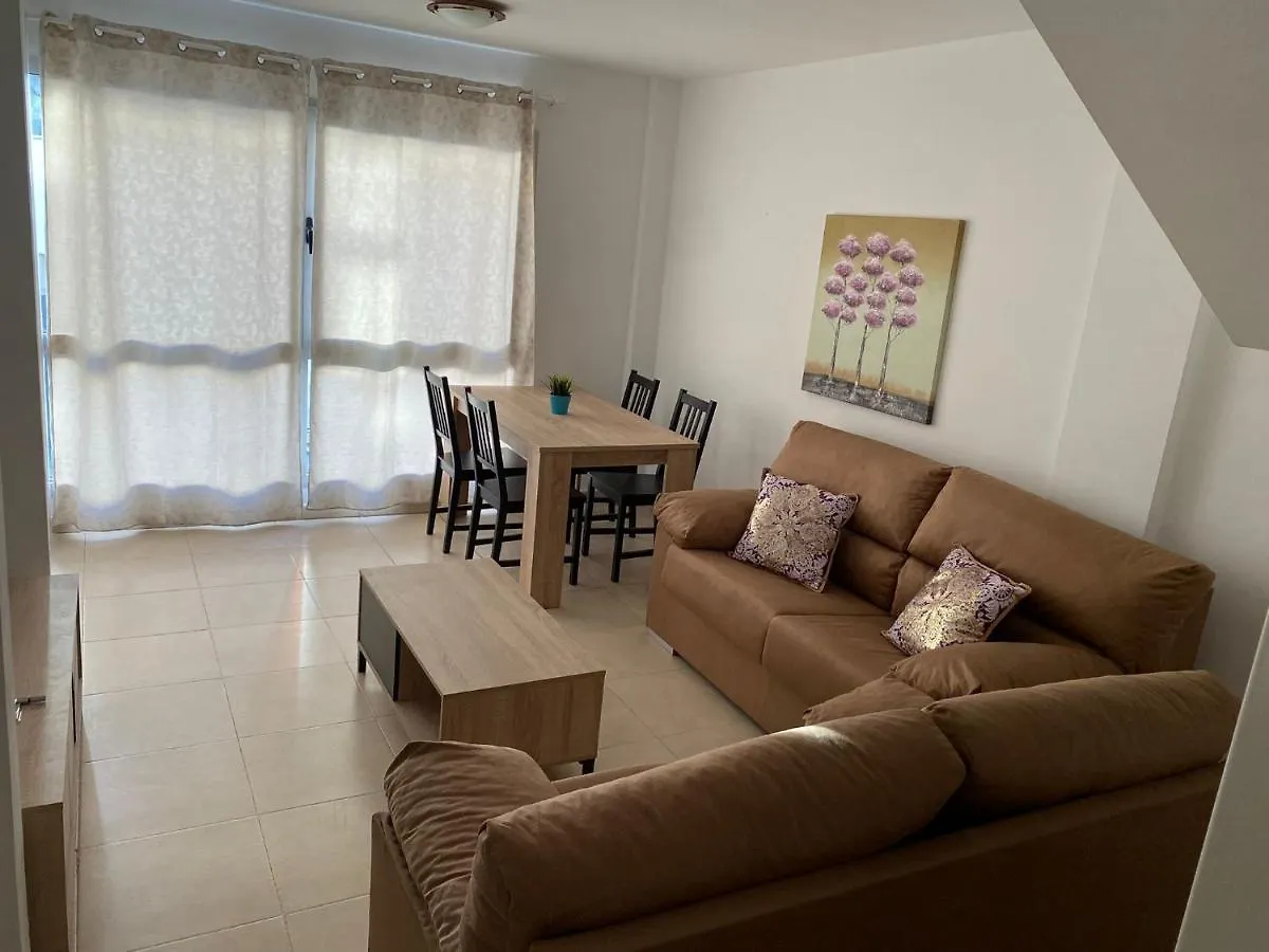 Kwatera prywatna Nice Rooms In A Shared Apartment In The Centre Of Corralejo Habitaciones En Piso Compartido