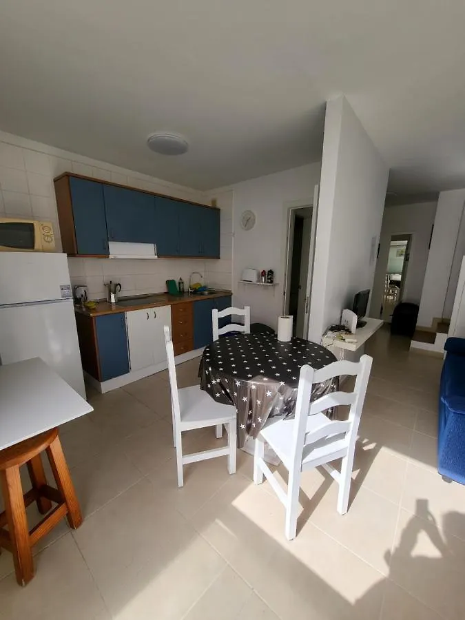 Nice Rooms In A Shared Apartment In The Centre Of Corralejo Habitaciones En Piso Compartido 0*,  Hiszpania
